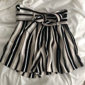 Ann Taylor Paper Bag Shorts Strips size 8 new